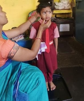 हमर स्वस्थ लइका कार्यक्रम से 16 सप्ताह में अति कुपोषण से सामान्य श्रेणी में पहुंची हिमांशी….