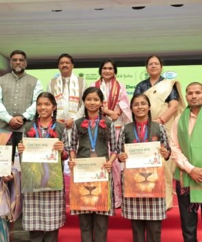 भारत सरकार के पर्यटन मंत्रालय की पहल ‘देखो अपना देश’ से जागा युवाओं में उत्साहएसआईएचएम नया रायपुर में ब्रोशर प्रतियोगिता और पर्यटन शिक्षा प्रदर्शनी में 300 से अधिक विद्यार्थियों की भागीदारी….