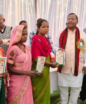 विशेष पिछड़ी जनजातियों के उत्थान के लिए प्रतिबद्ध है हमारी सरकार- मंत्री&nbsp; नेताम….मंत्री ने अपने जन्मदिवस पर पण्डो समाज के साथ की खुशियां साझा….मंत्री&nbsp; नेताम ने विभिन्न विकास कार्यों की दी सौगात