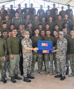 होली पर वीर जवानों के बीच DGP अरुण देव गौतम व DG CRPF शीर्ष पुलिस केंद्रीय बल नेतृत्व ने Base Camps में पहुँचकर बढ़ाया मनोबल….