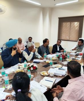 पशुपालन योजनाओं की मॉनिटरिंग के लिए छत्तीसगढ़ पहुंचे केंद्रीय दल- दुर्ग, बालोद और बेमेतरा में  राष्ट्रीय गोकुल मिशन सहित  अन्य चार योजनाएं जांच के दायरे में….