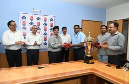 SAIL-BSP-team-hands-over-winners-trophy-of-‘SAKSHAM-SAIL-level-MBQ-to-Director-Ic-2.jpg