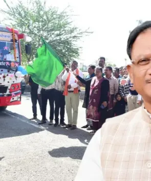 मुख्यमंत्री विष्णुदेव साय के नेतृत्व में शासन के द्वारा 10 बसें संचालित: सुकमा के सुदूर अंचलों में आवागमन हुआ आसान, जनप्रतिनिधियों ने मुख्यमंत्री ग्रामीण बस सेवा को हरी झंडी दिखाकर किया रवाना…..